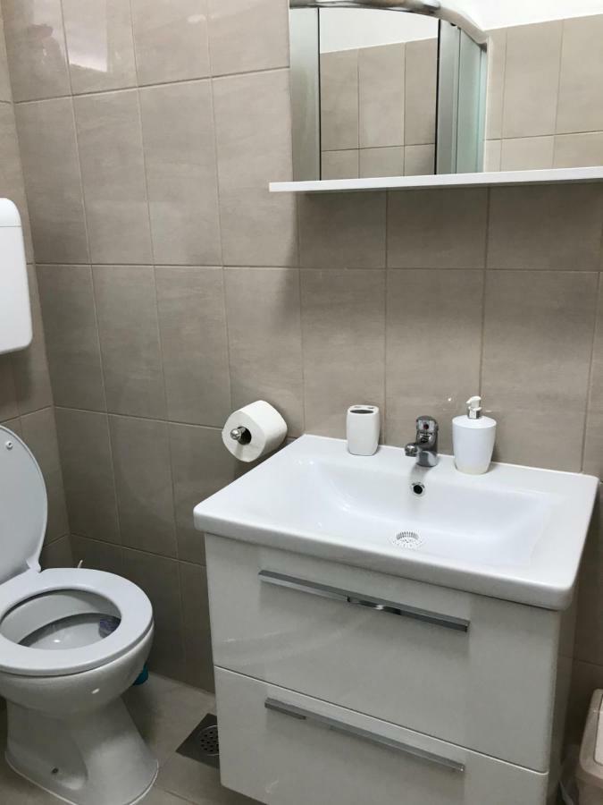 Apartman Mirjana With Terrace And Free Parking Donji Okrug  Extérieur photo