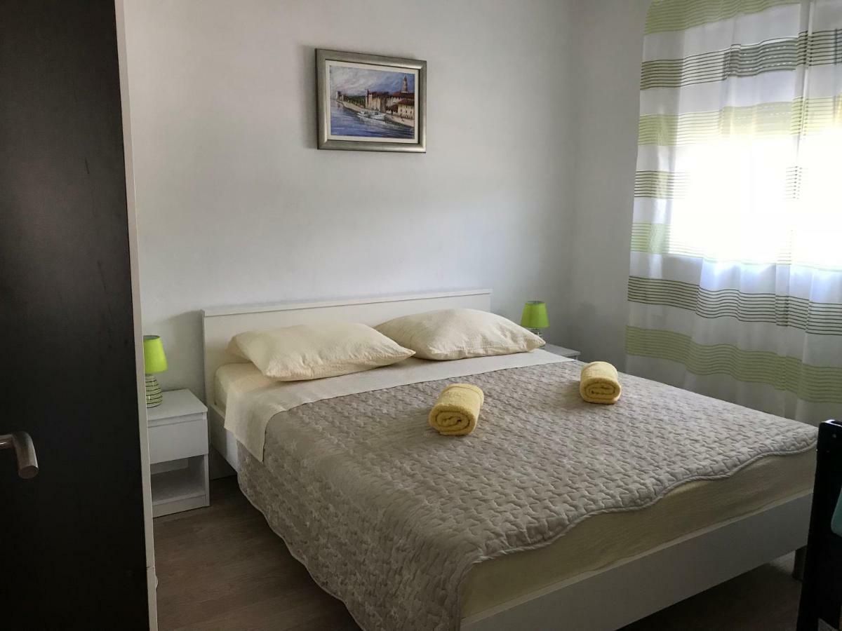 Apartman Mirjana With Terrace And Free Parking Donji Okrug  Extérieur photo