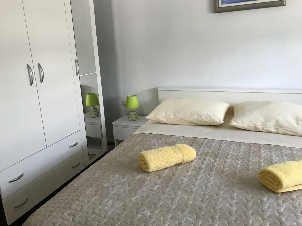 Apartman Mirjana With Terrace And Free Parking Donji Okrug  Extérieur photo